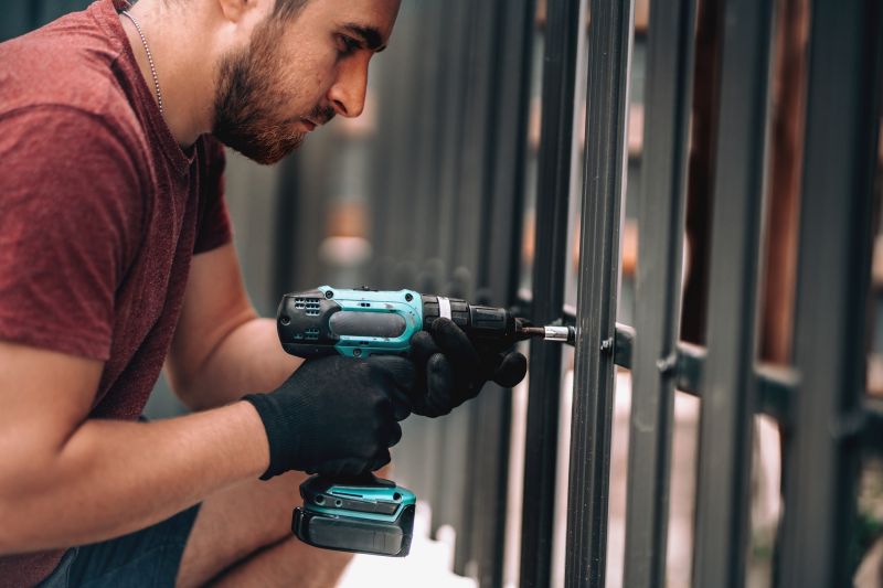 Metal Fence Construction in Des Moines, IA